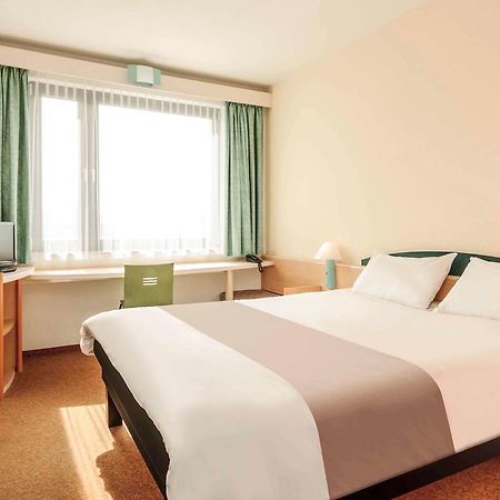 Ibis Rostock Am Stadthafen Exterior foto