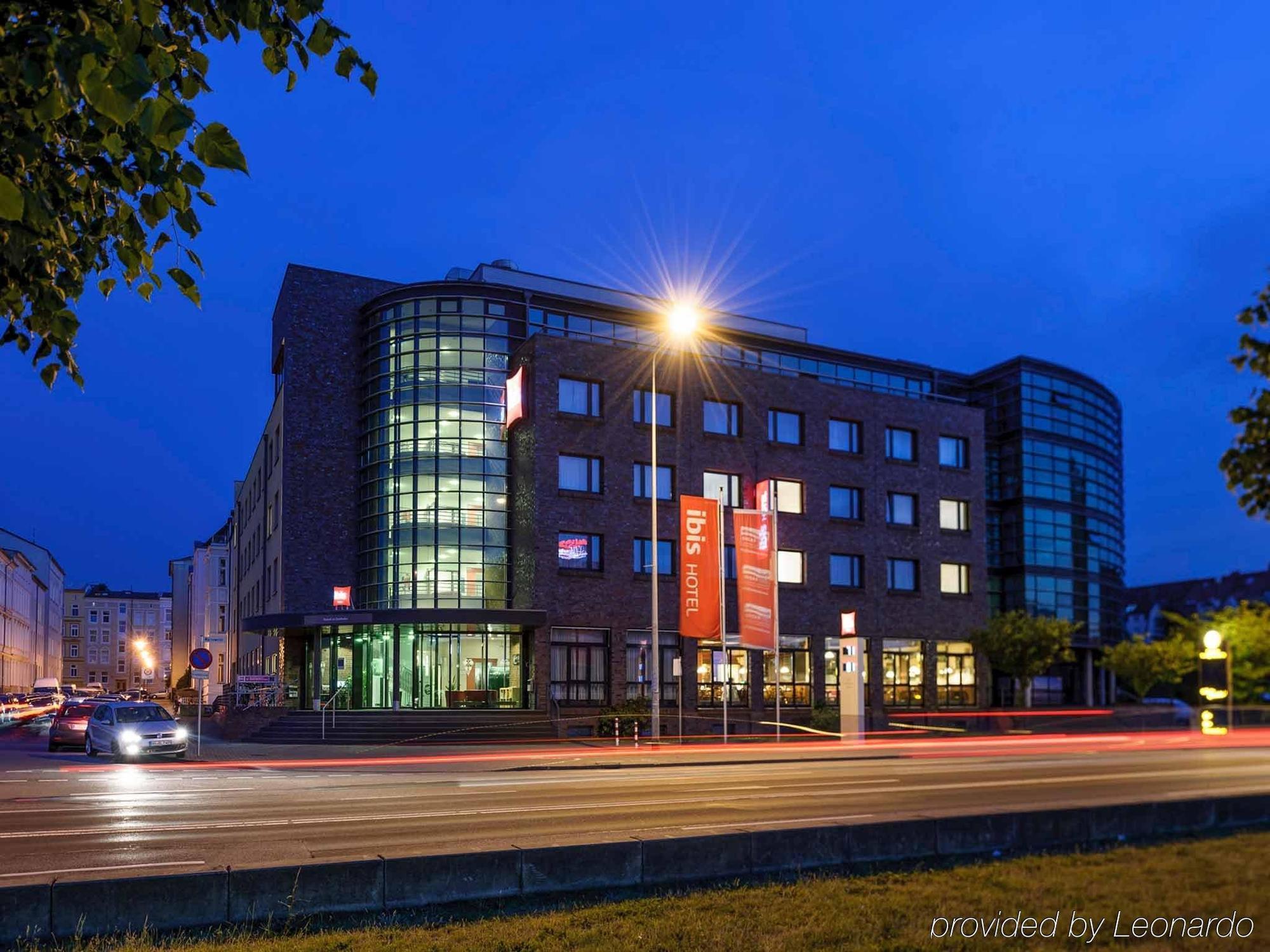 Ibis Rostock Am Stadthafen Exterior foto