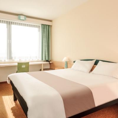 Ibis Rostock Am Stadthafen Exterior foto
