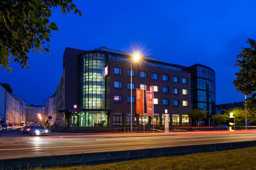 Ibis Rostock Am Stadthafen Exterior foto